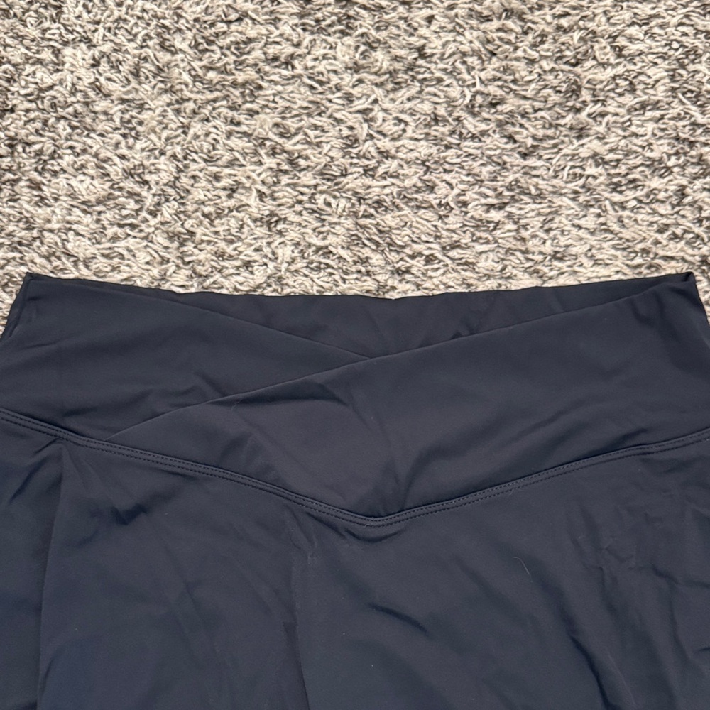 NWOT Athletic Black Cross Over Black Women's Skirt - Picture 2 of 3